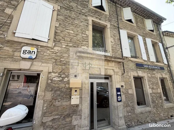 Local 70 m² Grignan