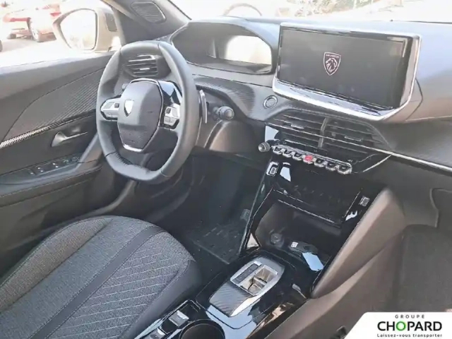 Peugeot 2008 hybrid 145 e-dcs6 — photo 13