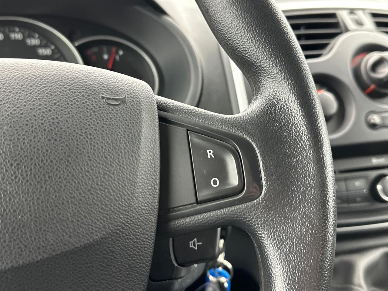 Renault Kangoo express blue dci 80 extra r-link — photo 19