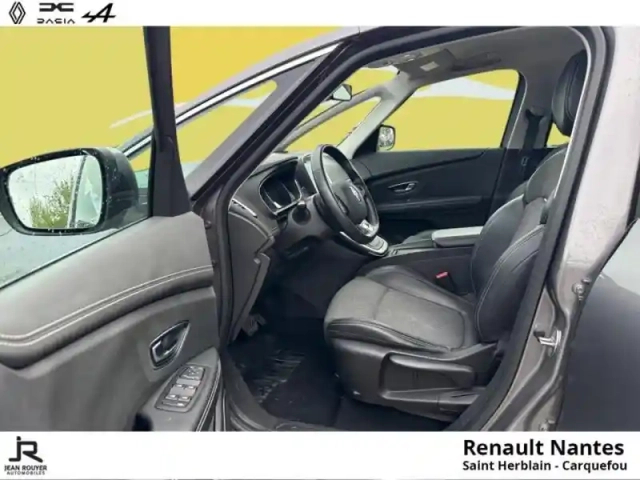 Renault Scenic grand  tce 140ch techno edc 7 places — photo 13