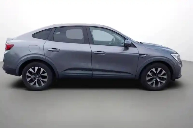 Renault Arkana mild hybrid 140 edc fap - 22 — photo 30