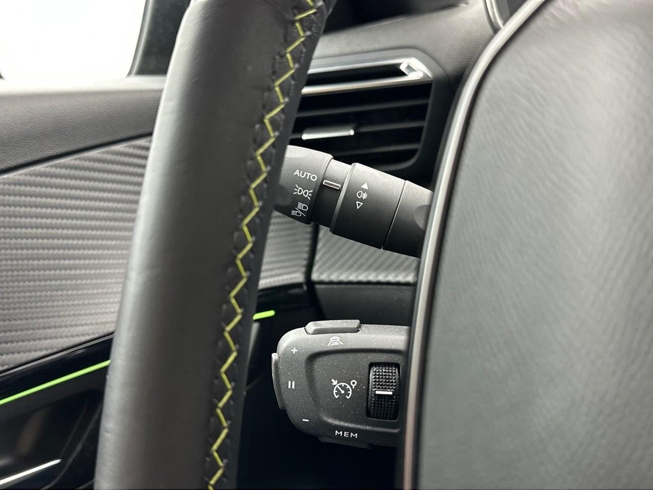 Peugeot 208 puretech 100 s&s bvm6 gt pack — photo 20