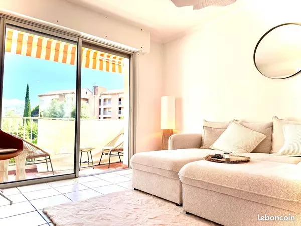 Cosy, calm, lumineux, proche de la mer