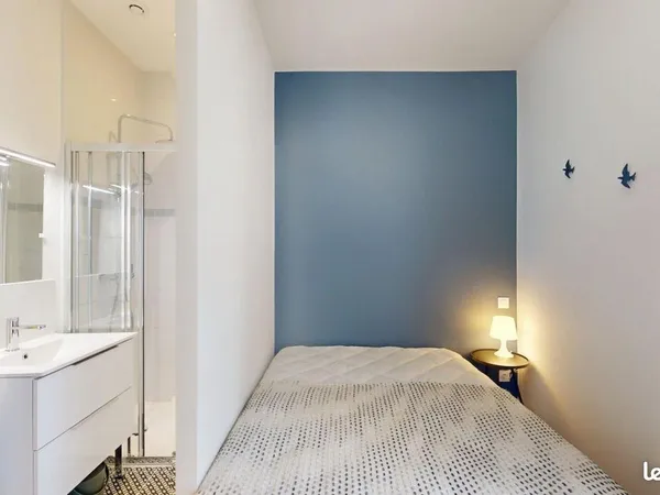 Chambre 6 pièces 96 m²