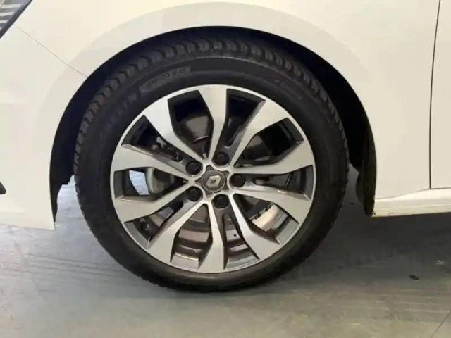 Renault Megane iv estate tce 140 — photo 15