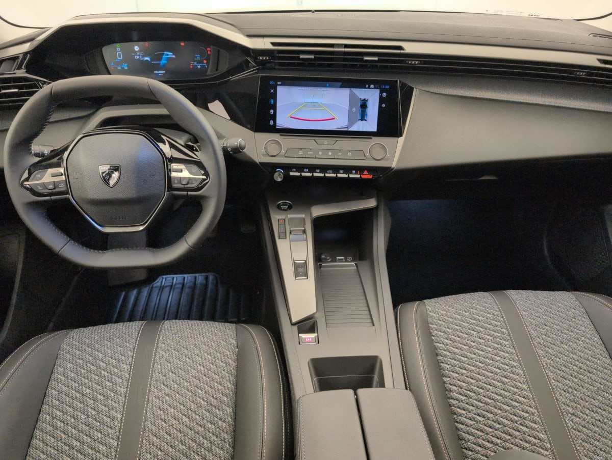 Peugeot 308 — photo 13
