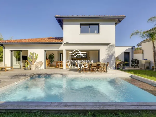 Villa LOLA