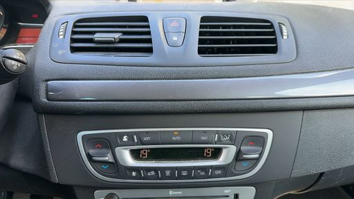 Renault Megane 1.2 TCe 115 - Limited – 2015 – 104500 km – Essence – Boîte Manuelle — photo 16