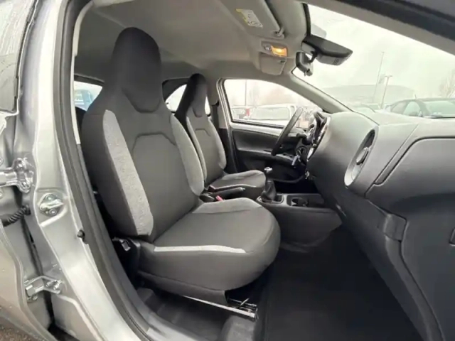 Toyota Aygo 1.0 vvt-i 72 dynamic — photo 12