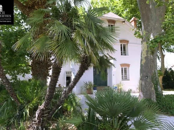 Maison de maître 11 pièces 300 m²