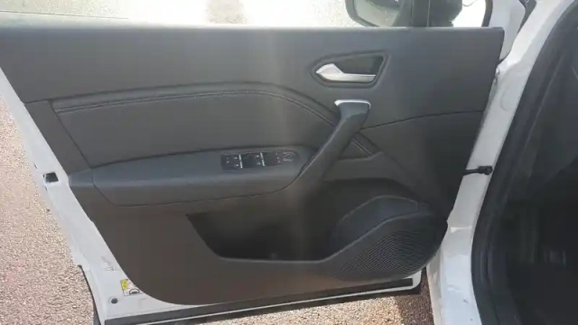 Renault Captur tce 90 ch — photo 29