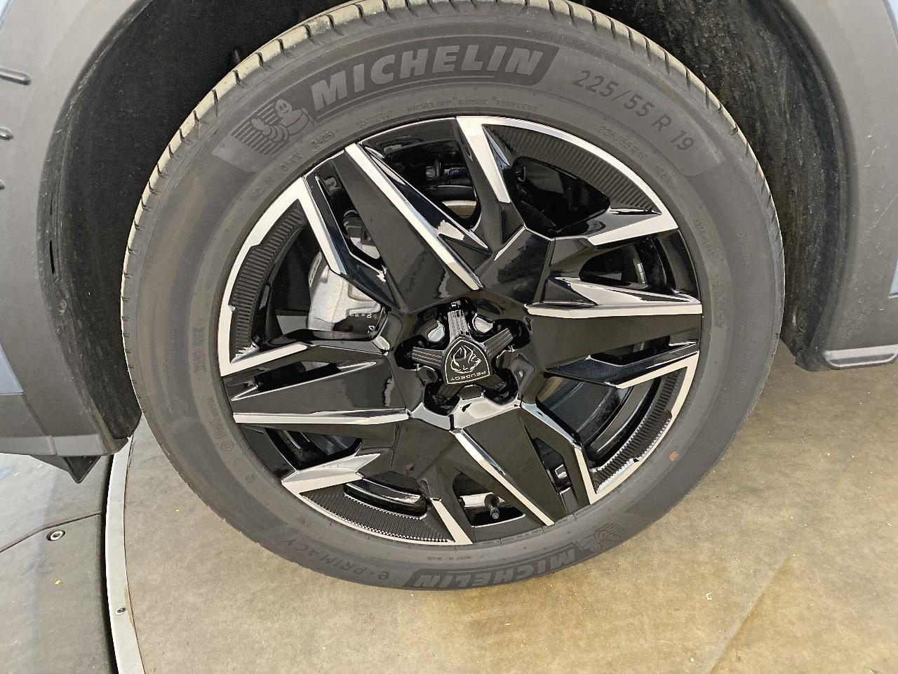 Peugeot 3008 hybrid 145 e-dcs6 allure — photo 11