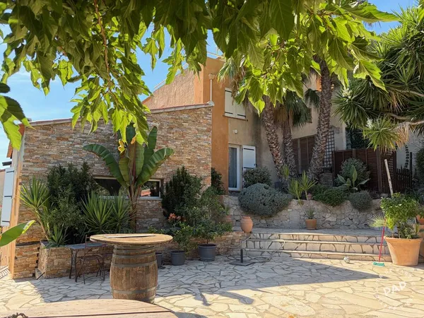 Maison 6 pièces 242 m²
