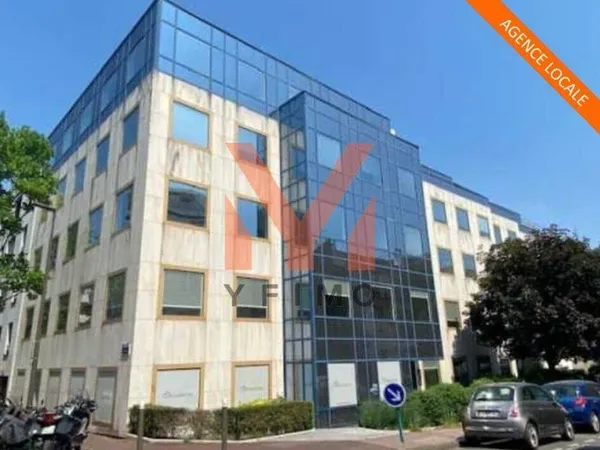 Bureau 2 pièces 1809 m²