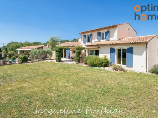 Bastide 7 pièces : le calme aux portes de Pertuis
