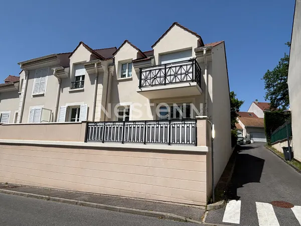 Nestenn Igny Appartement de 50m², 2 pièces avec balcon, cave et grande place de parking privative, s