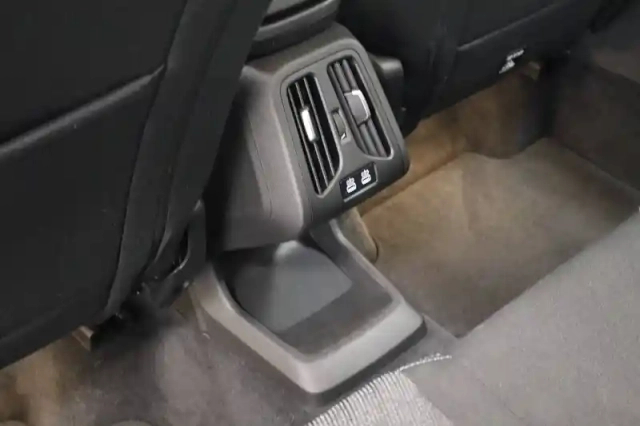 Bmw Serie 2 active tourer 218i 136 ch dkg7 — photo 68
