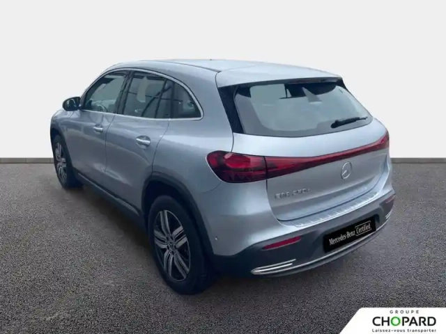 Mercedes Eqa 250+ — photo 32