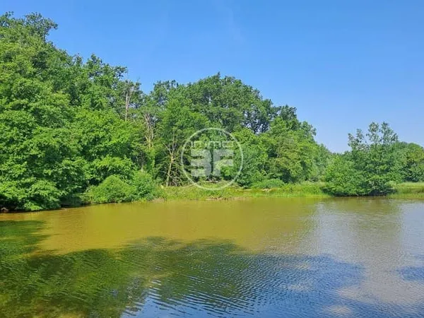 Propriété de loisirs 10100 m²