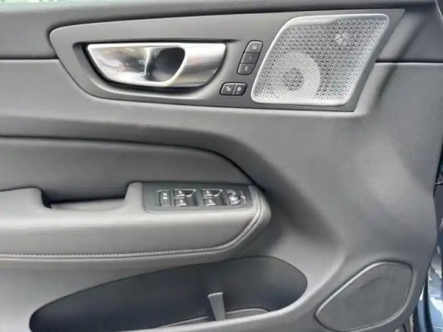 Volvo Xc60 t6 hybride rechargeable 350ch ultra style dark geartronic 8 awd — photo 11