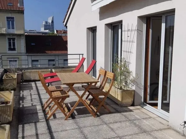 Loue chambre de 15m² en colocation dans un grand appartement proche de la gare à Lyon 3ème