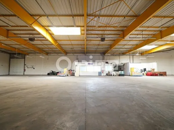 Local d'activité 1420 m²
