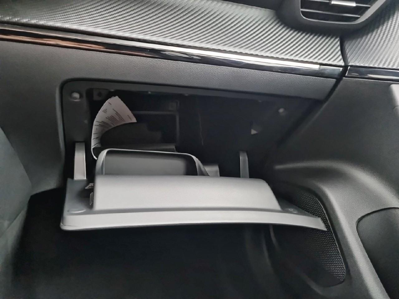 Peugeot 2008 puretech 130 s&s eat8 allure pack — photo 36