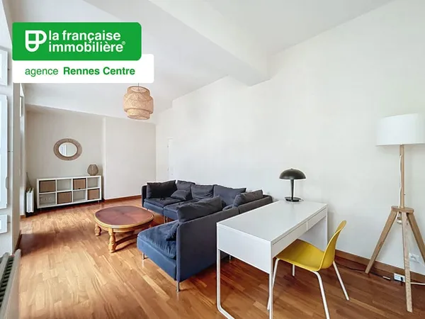 Appartement Type 3 à louer - Meublé - 75.88m² - Rennes Centre historique - 2ème étage - Place de par