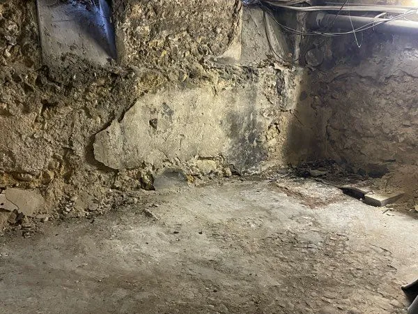 Location cave 13006