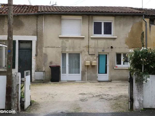Ideal invesitisseur. Lot de 2 appartements+cour