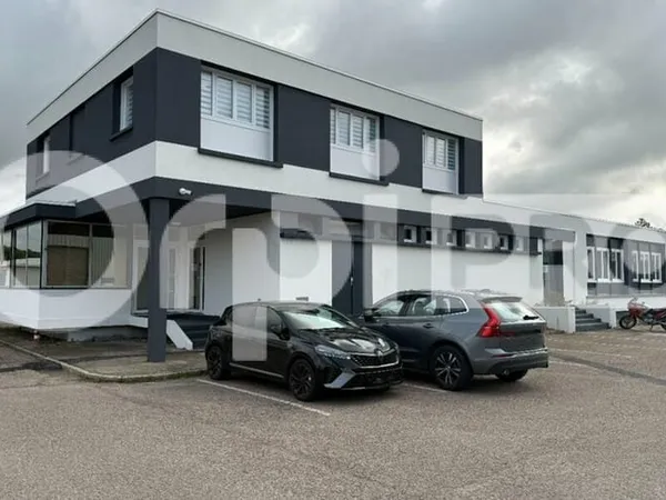 Local d'activité 614 m²