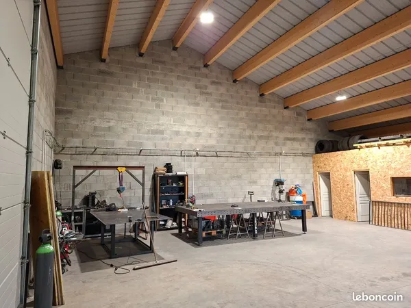 Dépôt, entrepôt, local, 150 m2