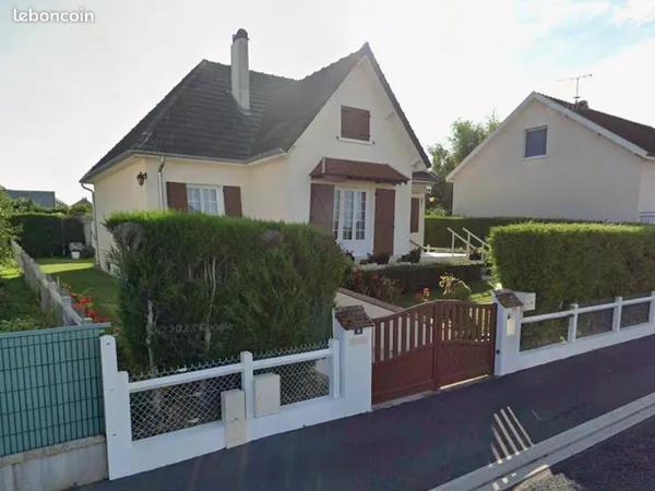 Maison familiale de type T5 de 110 m² (Hors étage) sur un terrain clos de 446 m² à Montmirail