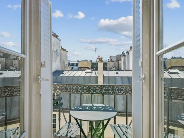 Au coeur du Marais : appartement lumineux avec balcon filant au 5