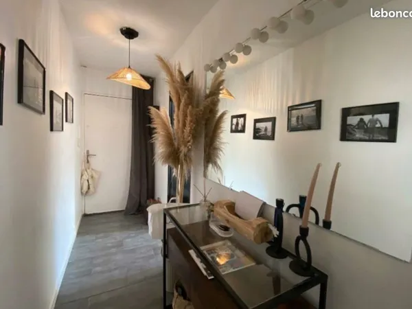 Menton - Beau 3 pièces 62 m² - 7e étage - Balcon - Vue dégagée