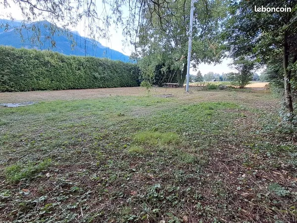 Terrain constructible 680m2 libre constructeur