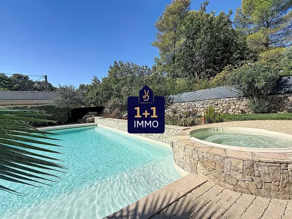 Magnifique maison avec F2 indépendant, garage, piscine, abris