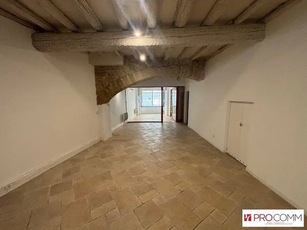 Local commercial 110 m²