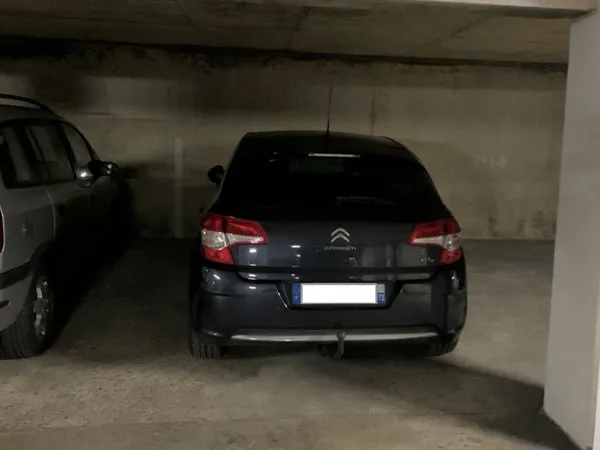 Place de parking Hyper Centre ville