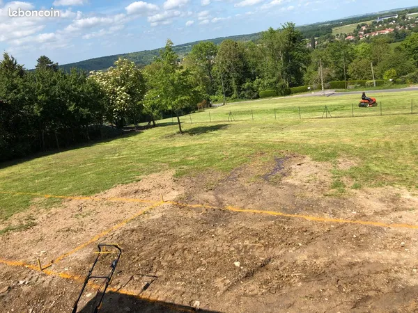 Beau terrain de 1400 m2 30 mètres de façade proche de meaux