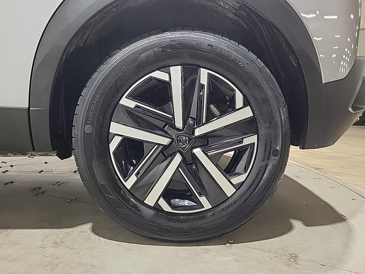 Peugeot 2008 hybrid 145 e-dcs6 style — photo 16