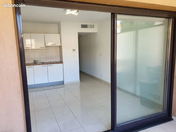 Studio 23m2, Cave, Parking, Piscine