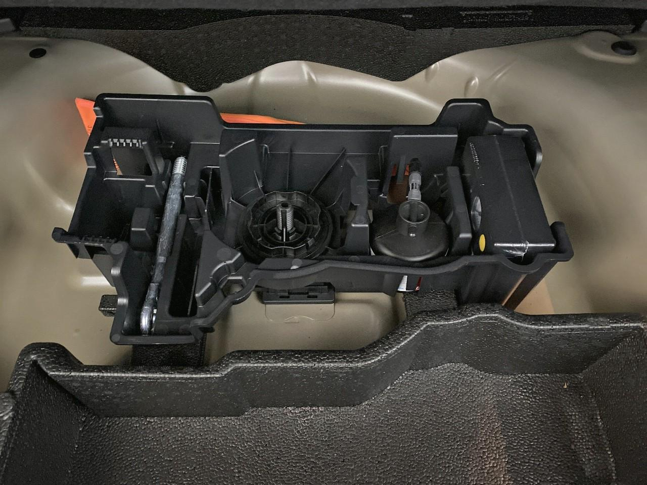 Peugeot 2008 hybrid 136 e-dcs6 style — photo 12