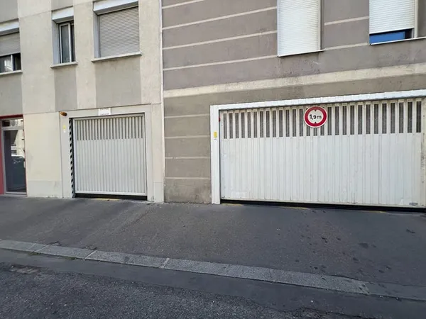Parking en sous-sol à louer - LYON 7e