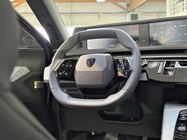 Peugeot 5008 hybrid 145 e-dcs6 — photo 46