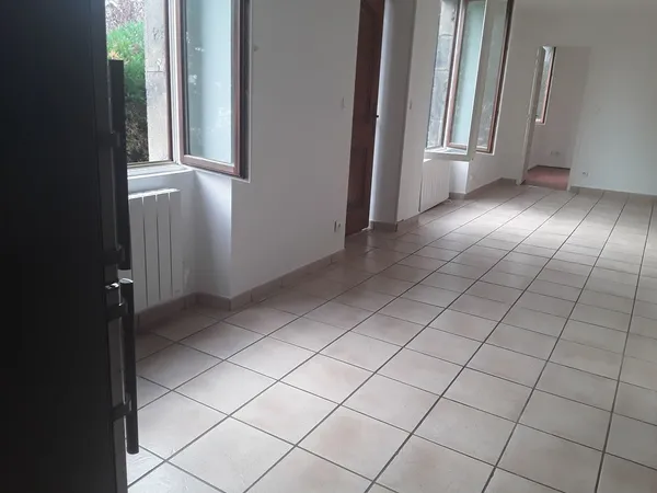 Appartement T3 rez de jardin surélevé