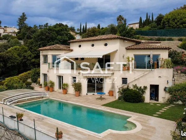 Villa 8 pièces 274 m²