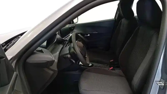 Peugeot 2008 hybrid 110 e-dcs6 — photo 20