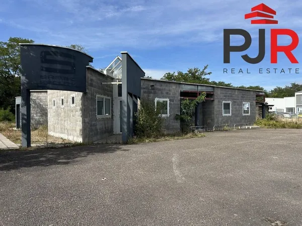 Local d'activité 302 m²