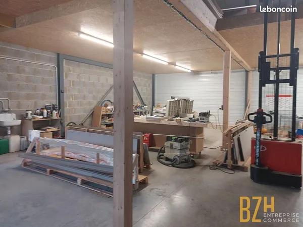 Local 120 m² LORIENT